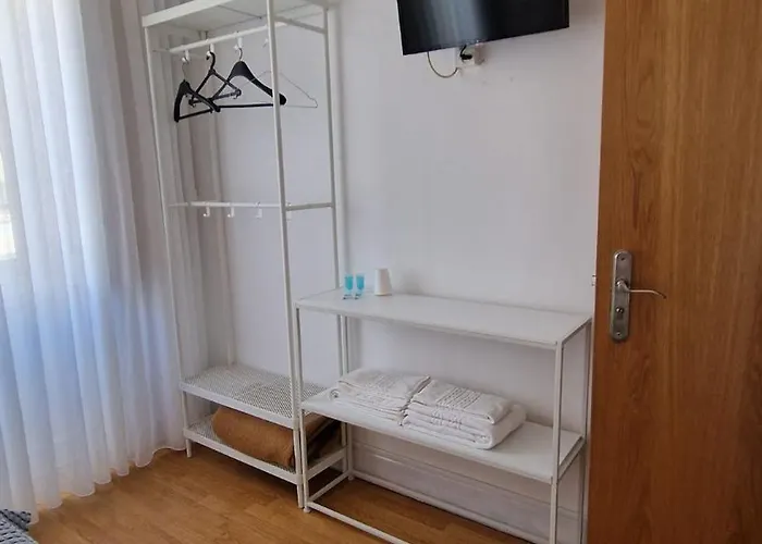 5 Bicas Konukevi 3*